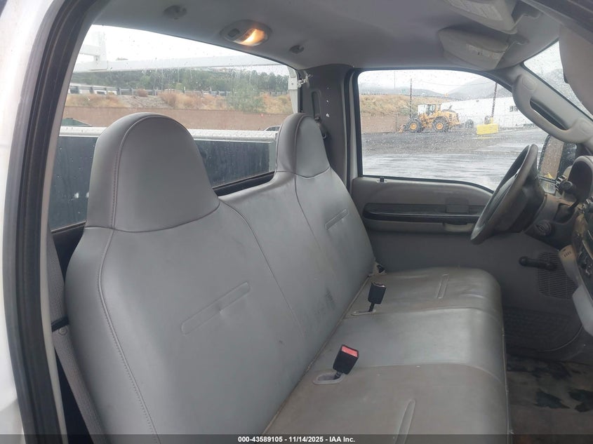 2006 Ford F-250 Xl/Xlt VIN: 1FTNF20516EC24692 Lot: 43589105