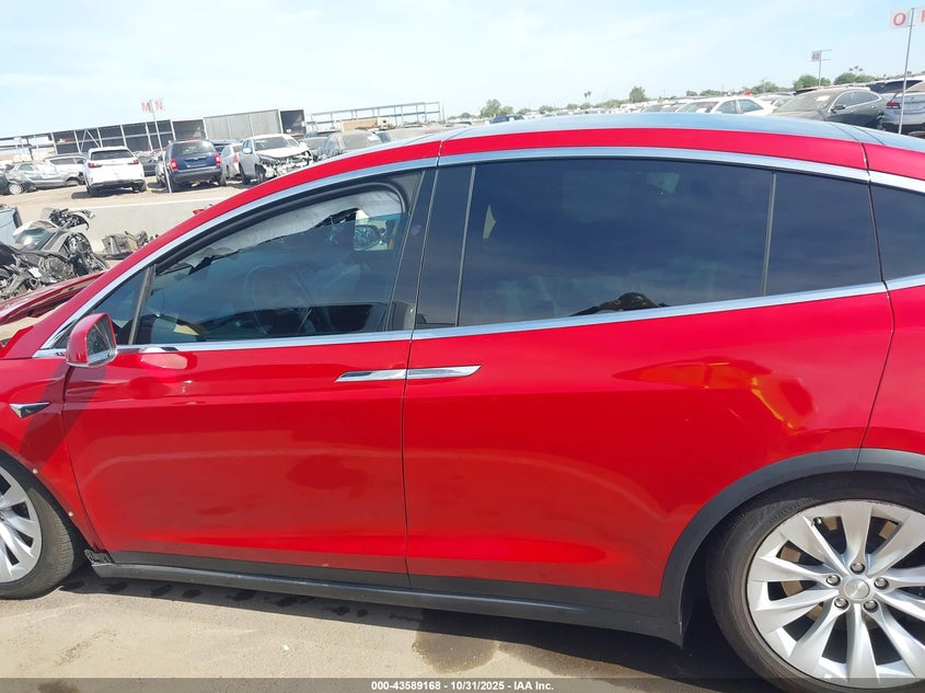 2020 Tesla Model X VIN: 5YJXCAE2XLF300141 Lot: 43589168