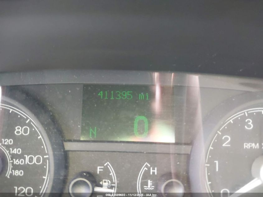 2011 Lincoln Town Car Signature Limited VIN: 2LNBL8CV8BX755144 Lot: 43589603