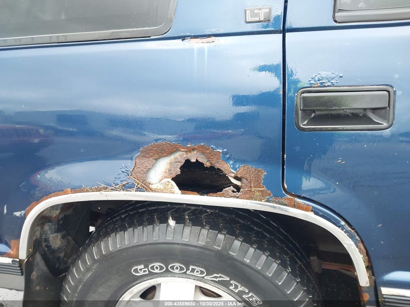 1995 Chevrolet Tahoe K1500 VIN: 1GNEK13K4SJ417435 Lot: 43589650