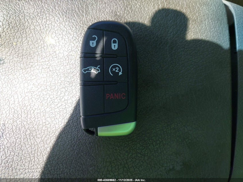 2015 Chrysler 200 C VIN: 1C3CCCEG2FN540106 Lot: 43589662