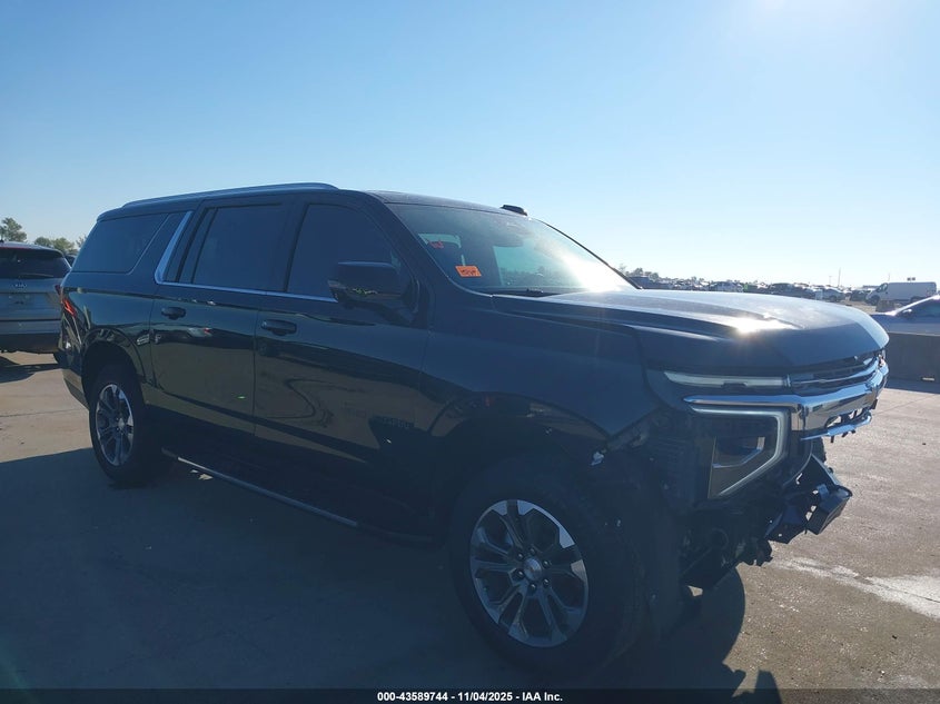 CHEVROLET SUBURBAN 2WD LT