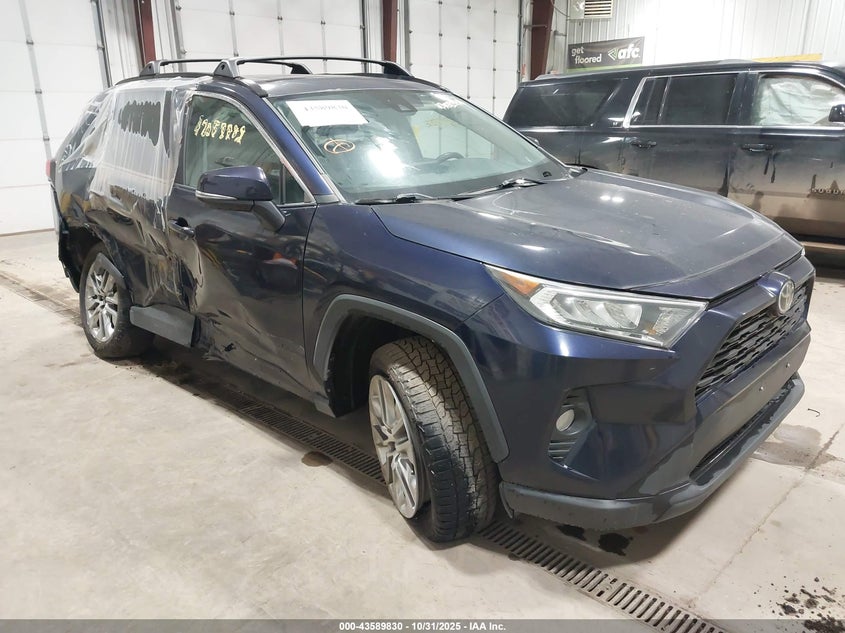 TOYOTA RAV4 XLE PREMIUM
