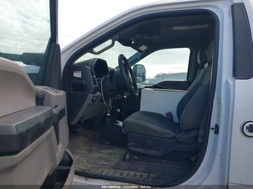 2017 Ford F-550 Chassis Xl VIN: 1FDUF5HY1HEB23002 Lot: 43590162