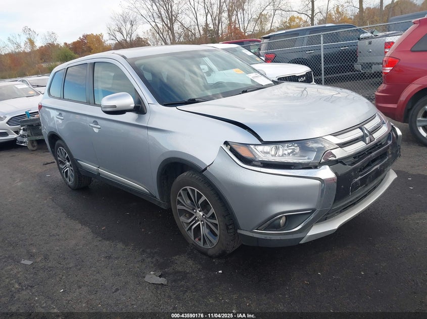 MITSUBISHI OUTLANDER SE
