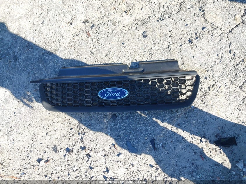 2003 Ford Escape Xls VIN: 1FMYU02133KA26299 Lot: 43590240