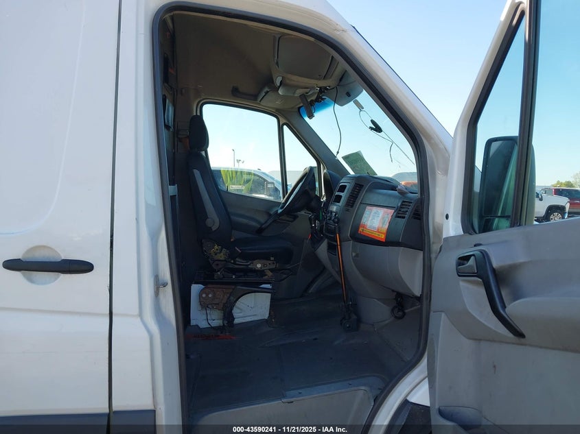 2014 Mercedes-Benz Sprinter 2500 High Roof VIN: WD3PE8DE9E5830453 Lot: 43590241