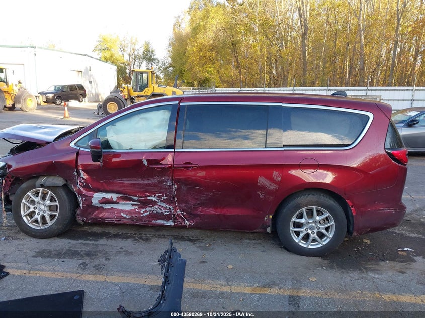 2023 Chrysler Pacifica Touring L VIN: 2C4RC1BG7PR583729 Lot: 43590269