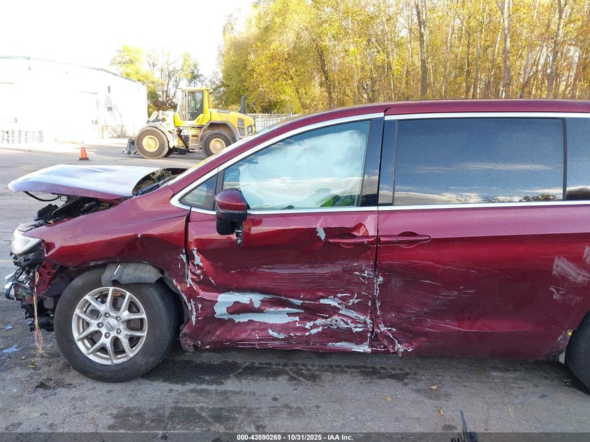 2023 Chrysler Pacifica Touring L VIN: 2C4RC1BG7PR583729 Lot: 43590269