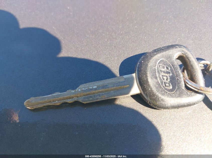 2002 Kia Spectra Ls VIN: KNAFB121725190687 Lot: 43590295