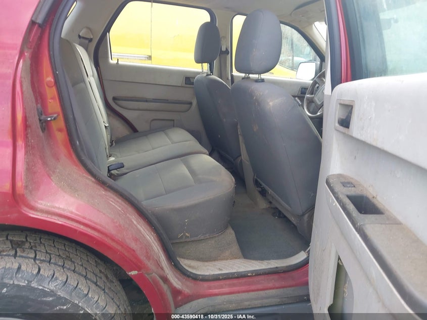 1FMCU02Z88KB59759 2008 FORD ESCAPE photo no. 8