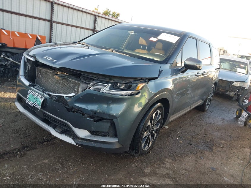 2022 KIA CARNIVAL MPV auction photo 2