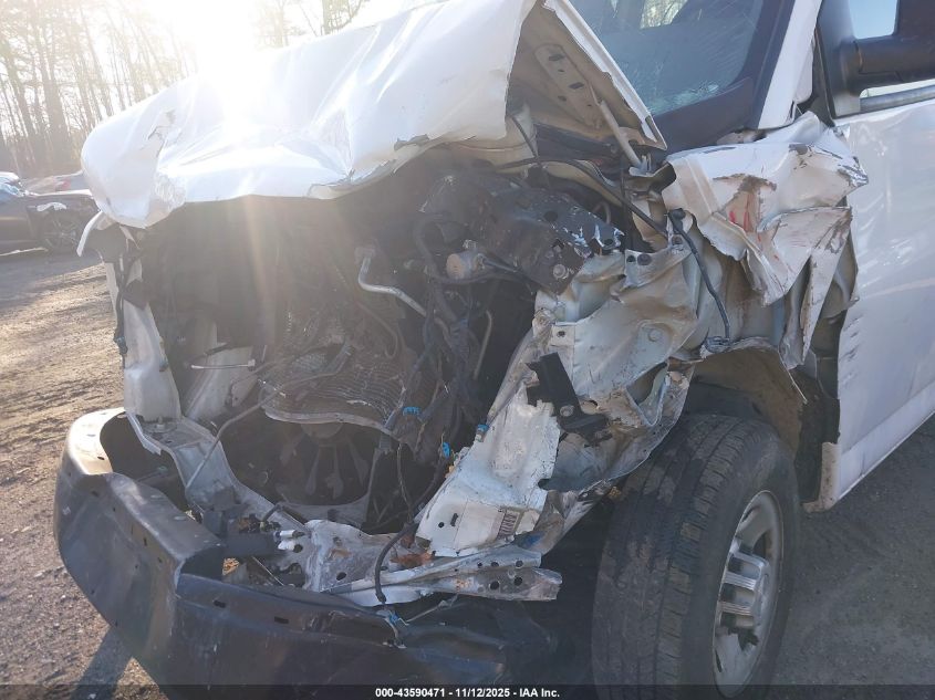 2018 Chevrolet Express 2500 Work Van VIN: 1GCWGAFG1J1164062 Lot: 43590471