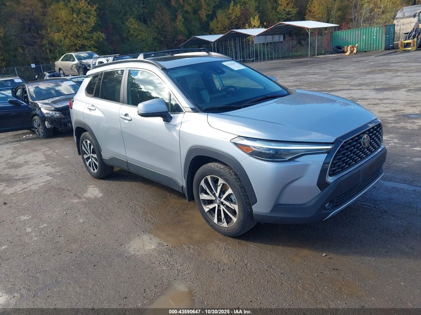 TOYOTA COROLLA CROSS XLE