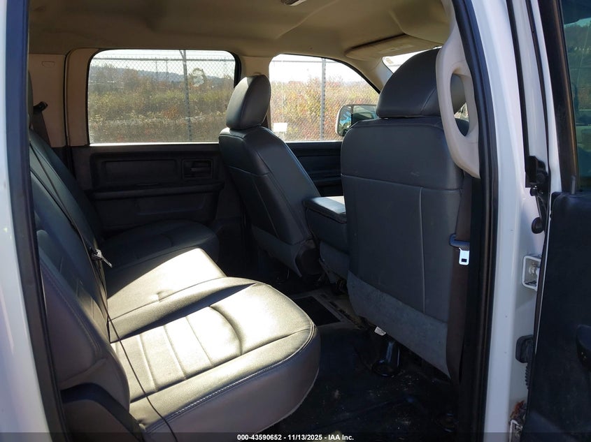 2015 Ram 3500 Tradesman VIN: 3C63R3CL4FG677588 Lot: 43590652