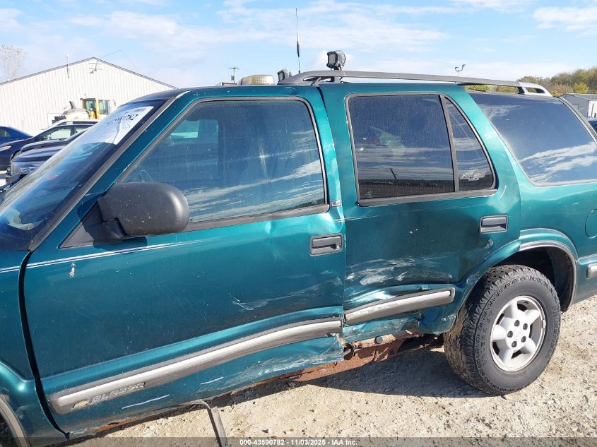 1998 Chevrolet Blazer Ls VIN: 1GNDT13WXW2265480 Lot: 43590782