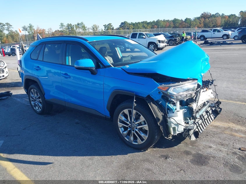 TOYOTA RAV4 XLE PREMIUM