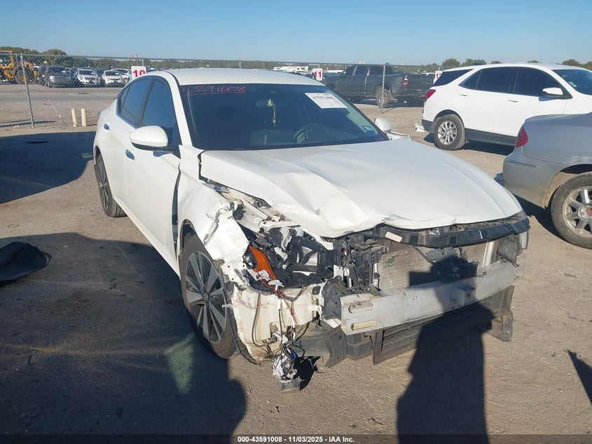 NISSAN ALTIMA SV FWD