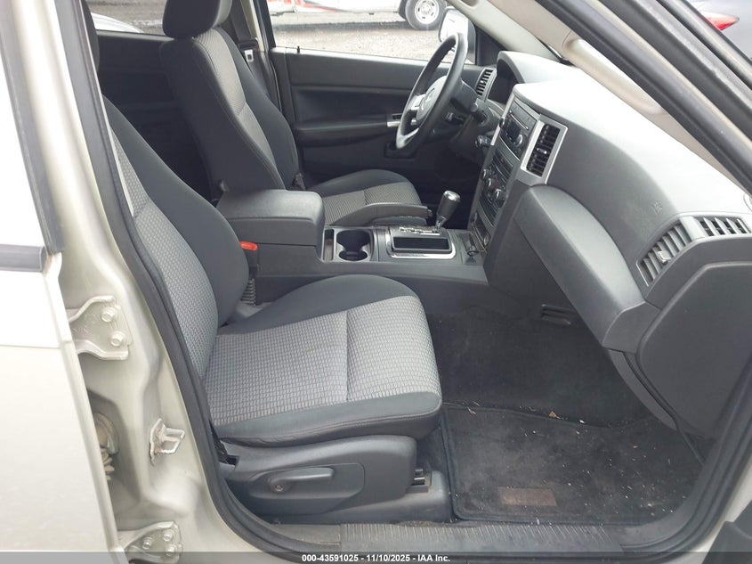 1J8GR48K68C153681 2008 JEEP GRAND CHEROKEE photo no. 5