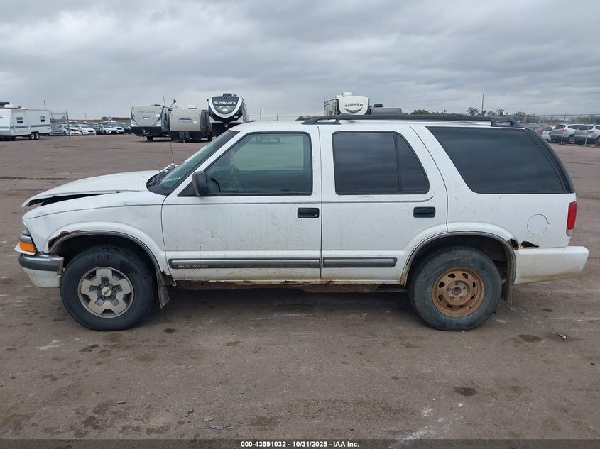 2000 Chevrolet Blazer Lt VIN: 1GNDT13WXY2308718 Lot: 43591032