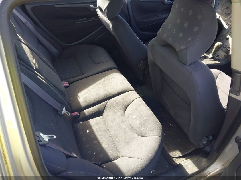 2001 Volvo V70 2.4 VIN: YV1SW61N512059498 Lot: 43591047