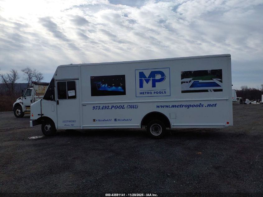 2022 Ford Econoline E450 Super Duty Commercial Stripped Chassis VIN: 1FC3E4KK7NDC38433 Lot: 43591141