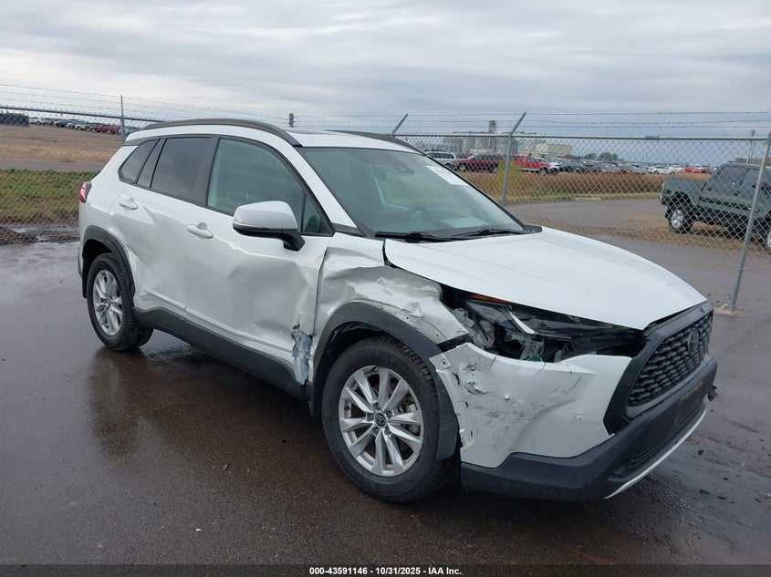 TOYOTA COROLLA CROSS LE