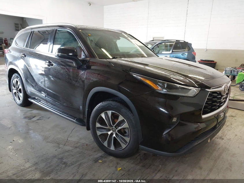 TOYOTA HIGHLANDER XLE