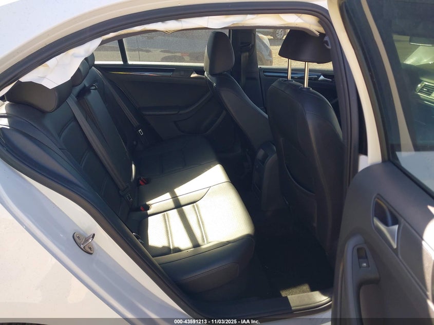 2018 VOLKSWAGEN JETTA 1.8T SE SPORT 3VWD17AJ3JM213373