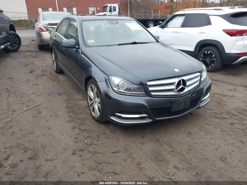 MERCEDES-BENZ C-CLASS LUXURY 4MATIC