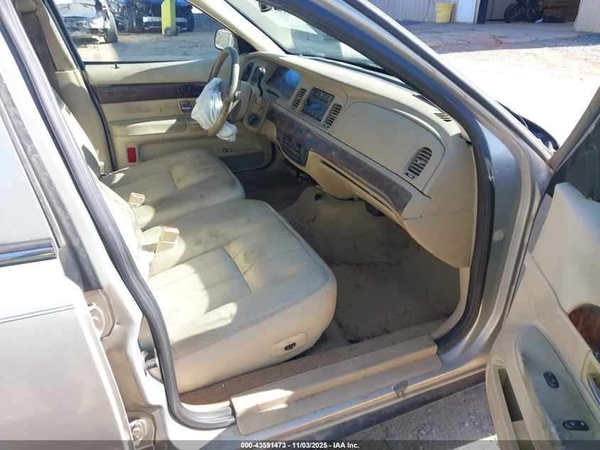 2MEHM75V18X655395 2008 MERCURY GRAND MARQUIS photo no. 5