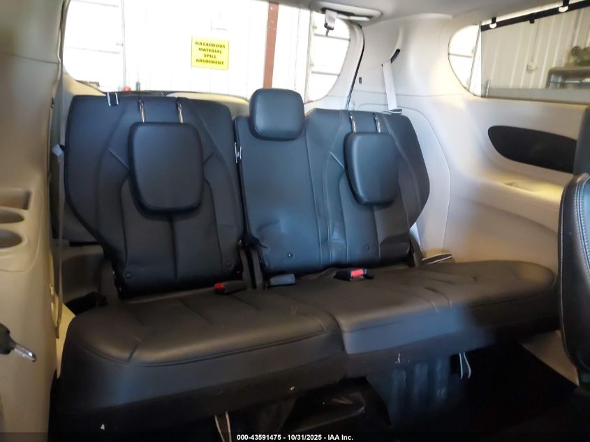 2017 Chrysler Pacifica Touring-L VIN: 2C4RC1BG0HR794191 Lot: 43591475