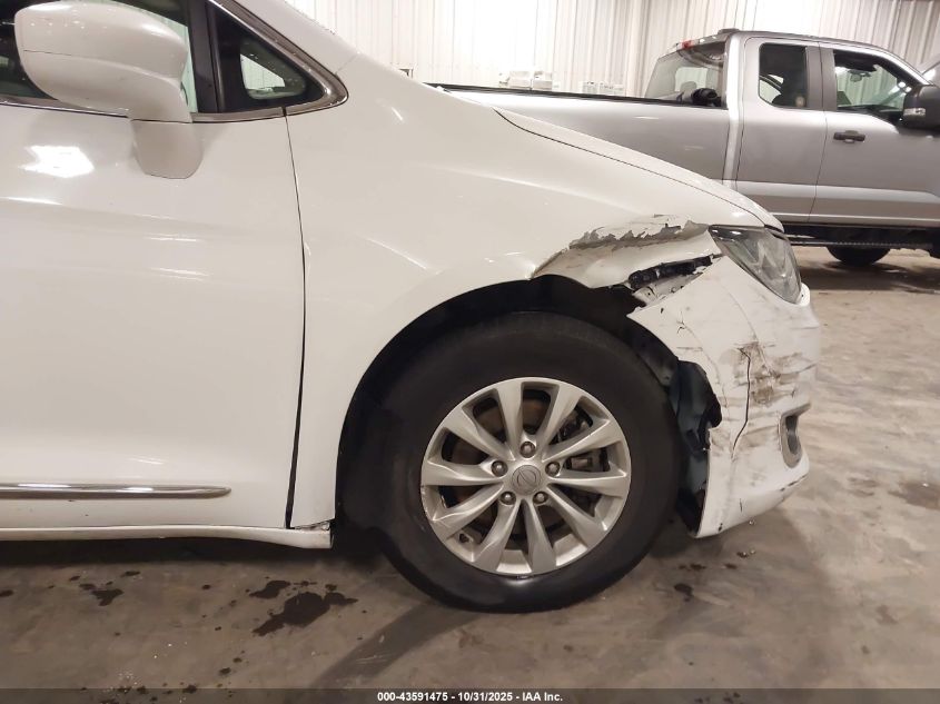 2017 Chrysler Pacifica Touring-L VIN: 2C4RC1BG0HR794191 Lot: 43591475