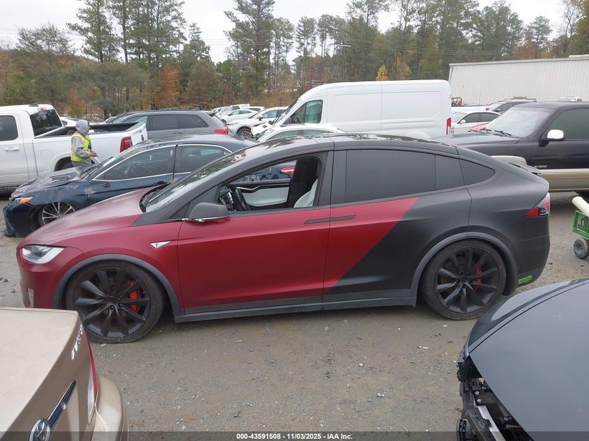 2016 Tesla Model X 60D/P100D/P90D VIN: 5YJXCAE41GFF00061 Lot: 43591508