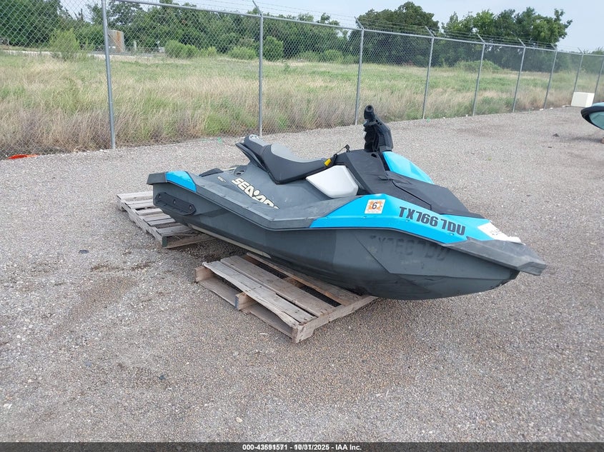 2017 Seadoo Spark null null null YDV79022D717 photo #1