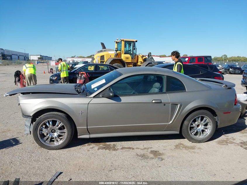 2002 Ford Mustang VIN: 1FAFP404X2F242476 Lot: 43591612