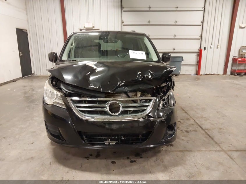 2011 Volkswagen Routan Se VIN: 2V4RW3DG8BR803152 Lot: 43591631
