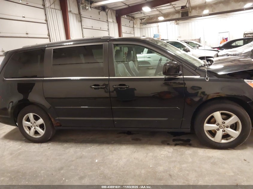 2011 Volkswagen Routan Se VIN: 2V4RW3DG8BR803152 Lot: 43591631