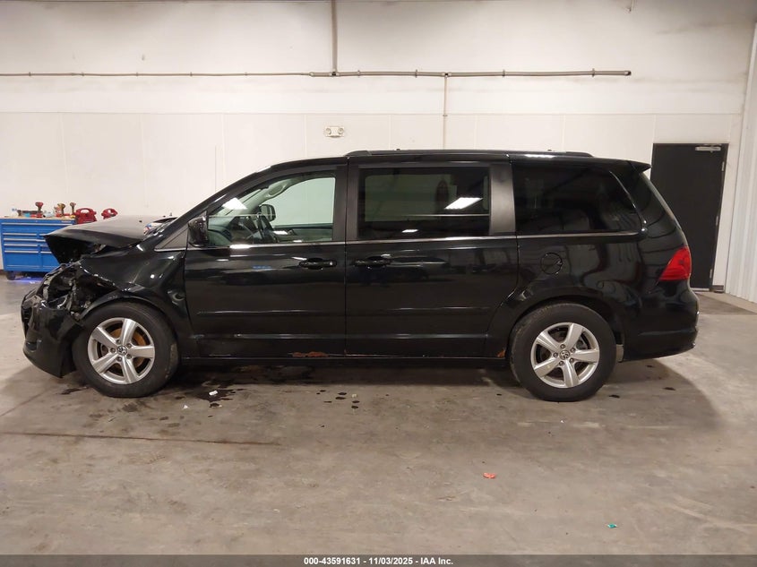 2011 Volkswagen Routan Se VIN: 2V4RW3DG8BR803152 Lot: 43591631