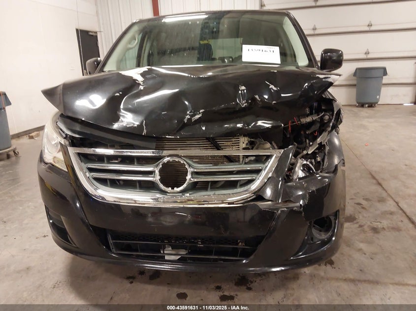 2011 Volkswagen Routan Se VIN: 2V4RW3DG8BR803152 Lot: 43591631