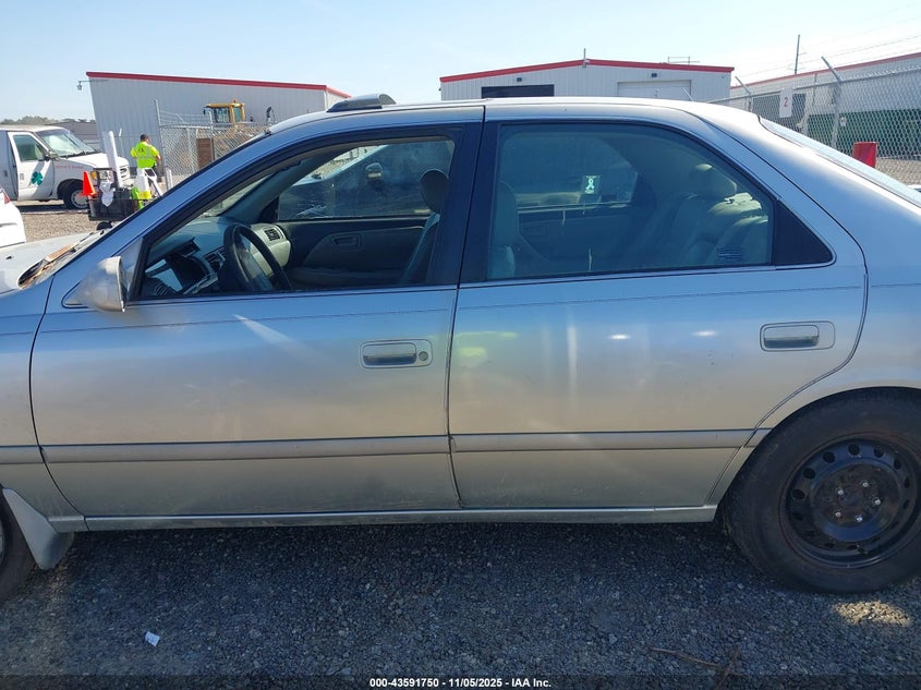 2000 Toyota Camry Le V6 VIN: JT2BF22K4Y0275134 Lot: 43591750