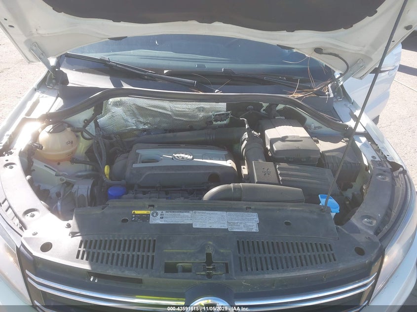 2015 VOLKSWAGEN TIGUAN S - WVGBV7AX2FW611423