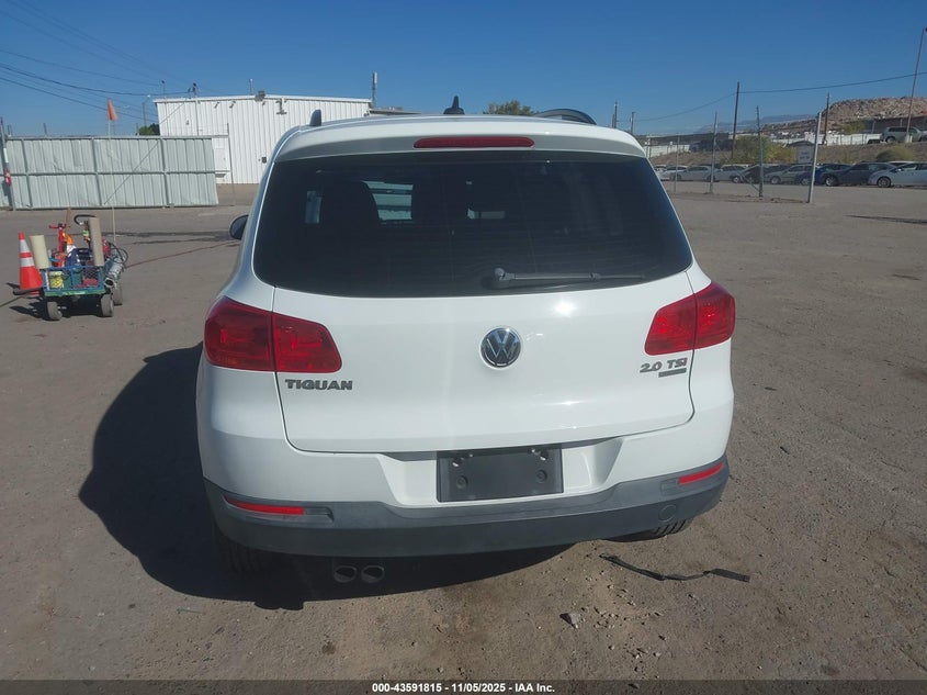 2015 VOLKSWAGEN TIGUAN S - WVGBV7AX2FW611423