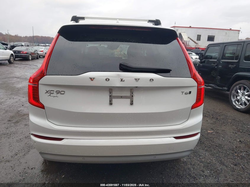 2022 VOLVO XC90 T6 MOMENTUM 7 PASSENGER YV4A22PK3N1853587