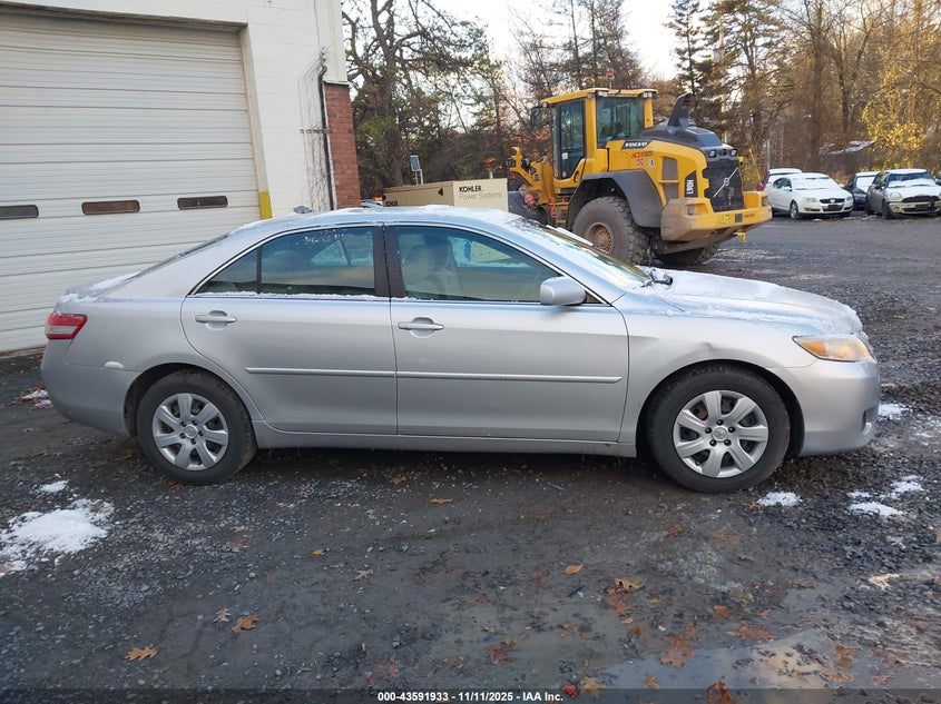 4T1BF3EK8BU652035 2011 TOYOTA CAMRY photo no. 13