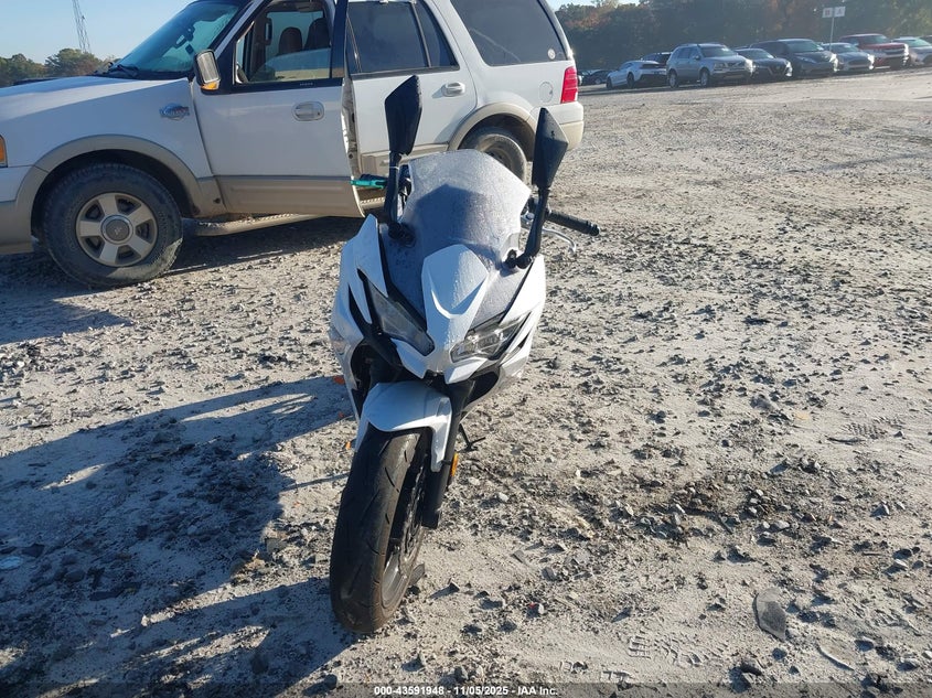 ML5EXEM17LDA12285 2020 KAWASAKI NINJA photo no. 5