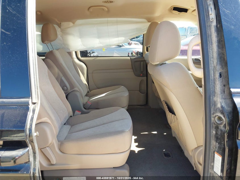 2011 Kia Sedona Lx VIN: KNDMG4C79B6388245 Lot: 43591971