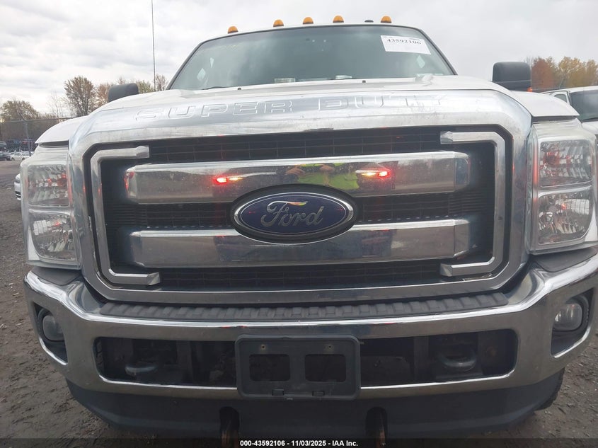 1FT8W3BT4FEB11186 2015 FORD F350 photo no. 13