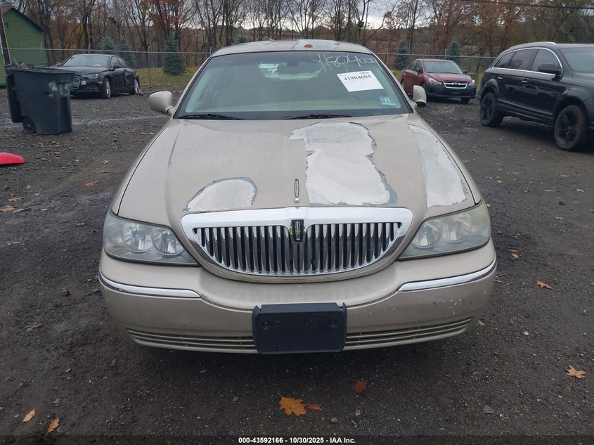 2008 Lincoln Town Car Signature L VIN: 2LNHM85W78X634112 Lot: 43592166
