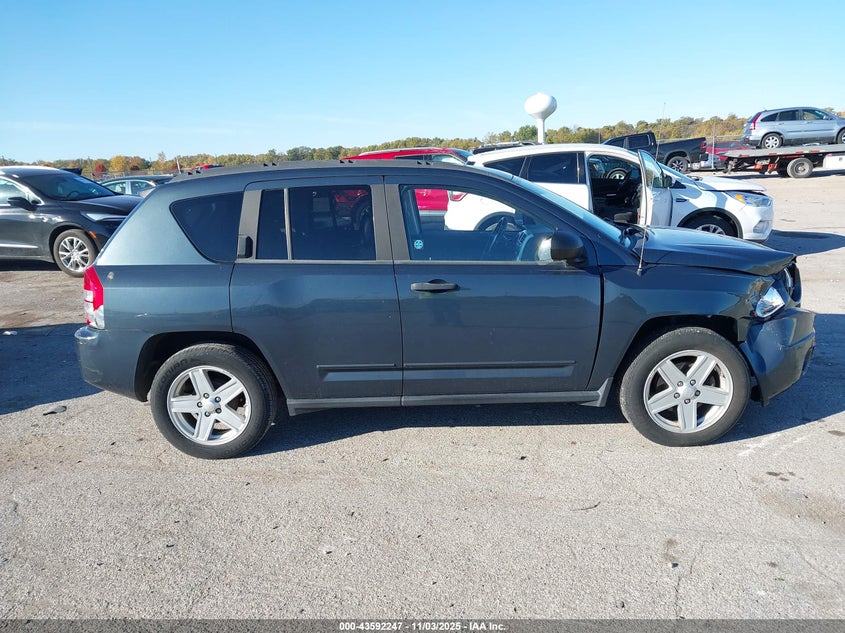 2008 Jeep Compass Sport VIN: 1J8FT47W18D741547 Lot: 43592247